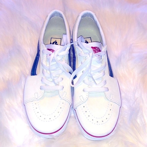 VANS - Picture 1 of 8